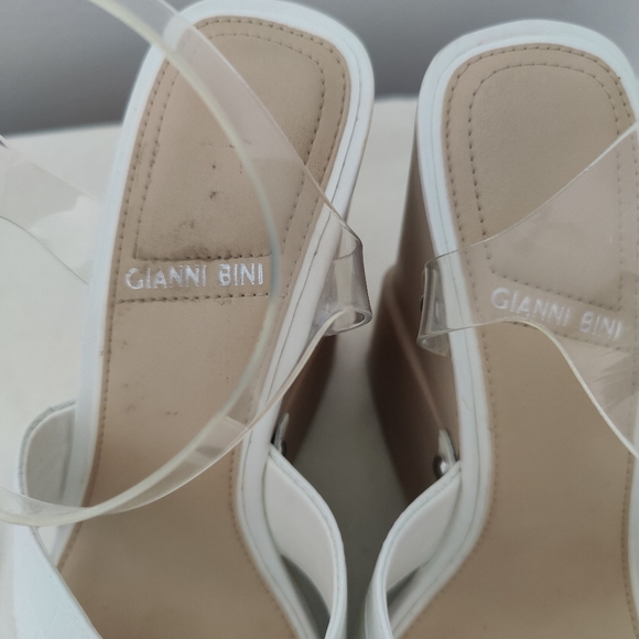 Gianni Bini white wedges Size 9 - Picture 4 of 16